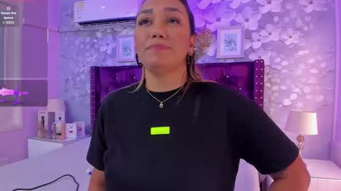 Snapshot of violeta_medina chatting on September 2025 11:01:01 AM violeta_medina online show from September 2025 11:01:01 AM
