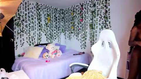 Snapshot of violeta_milleer chatting on December 2024 03:00:02 PM Violeta online show from December 2024 03:00:02 PM