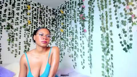 Snapshot of violeta_milleer chatting on February 2025 05:35:01 PM Violeta online show from February 2025 05:35:01 PM