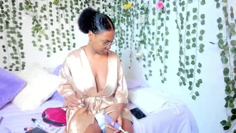 Snapshot of violeta_milleer chatting on February 2025 02:21:02 PM Violeta online show from February 2025 02:21:02 PM