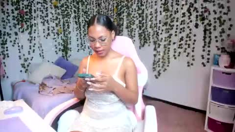 Snapshot of violeta_milleer chatting on September 2025 03:02:01 PM Violeta online show from September 2025 03:02:01 PM