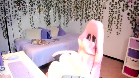 Snapshot of violeta_milleer chatting on October 2025 04:50:01 PM Violeta online show from October 2025 04:50:01 PM