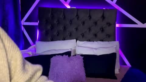violeta_saenzzzz online show from September 2025 06:04:02 AM