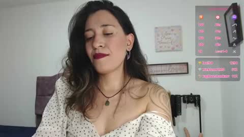 Snapshot of violeta_scott_ chatting on June 2026 04:06:02 AM violeta_scott_ online show from June 2026 04:06:02 AM