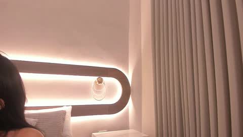 Violeta Sum online show from March 2026 12:32:01 PM