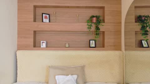 Violet online show from February 2026 11:53:01 AM