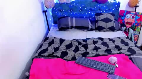 Violett online show from March 2025 01:53:02 AM