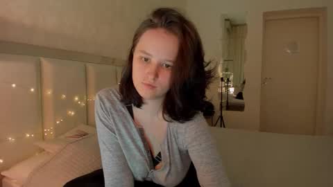 Violet online show from September 2025 04:19:02 PM