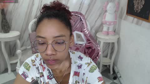 Snapshot of violeth_b chatting on December 2024 12:35:01 PM violeth_b online show from December 2024 12:35:01 PM