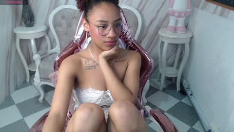 Snapshot of violeth_b chatting on December 2024 04:38:02 PM violeth_b online show from December 2024 04:38:02 PM