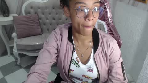 Snapshot of violeth_b chatting on December 2024 12:45:02 PM violeth_b online show from December 2024 12:45:02 PM