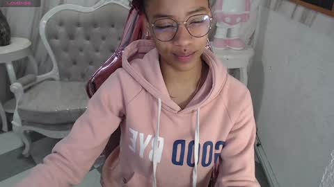 Snapshot of violeth_b chatting on January 2025 12:41:02 PM violeth_b online show from January 2025 12:41:02 PM