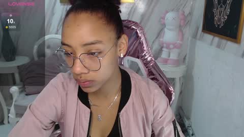 Snapshot of violeth_b chatting on January 2025 12:31:01 PM violeth_b online show from January 2025 12:31:01 PM
