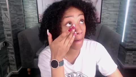 Snapshot of violeth_b chatting on September 2025 12:38:02 PM violeth_b online show from September 2025 12:38:02 PM