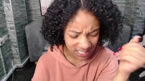 Snapshot of violeth_b chatting on September 2025 12:49:02 PM violeth_b online show from September 2025 12:49:02 PM