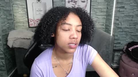 Snapshot of violeth_b chatting on September 2025 12:40:01 PM violeth_b online show from September 2025 12:40:01 PM