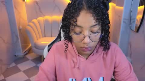 Snapshot of violeth_b chatting on February 2026 12:45:02 PM violeth_b online show from February 2026 12:45:02 PM