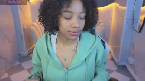 Snapshot of violeth_b chatting on February 2026 12:56:01 PM violeth_b online show from February 2026 12:56:01 PM