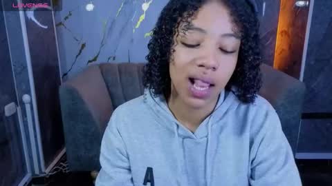 Snapshot of violeth_b chatting on February 2026 12:59:02 PM violeth_b online show from February 2026 12:59:02 PM