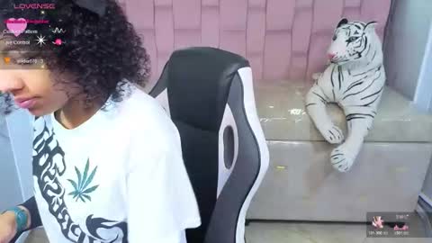 Snapshot of violeth_b chatting on March 2026 12:55:01 PM violeth_b online show from March 2026 12:55:01 PM