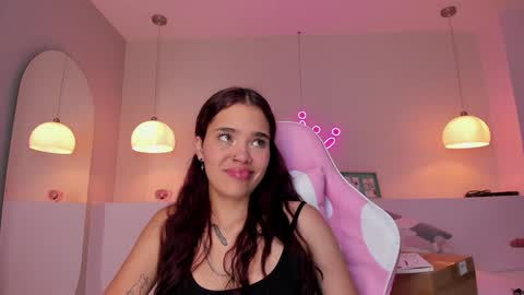 Violeth Hill online show from January 2025 08:28:01 PM