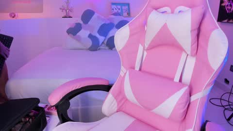 Violeth Hill online show from January 2025 08:36:02 PM