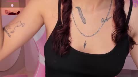 Violeth Hill online show from February 2025 08:29:02 PM