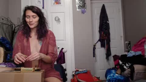 Violet Hooper online show from December 2024 03:22:02 PM