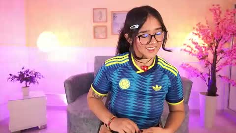 Snapshot of violetjonesx chatting on June 2026 11:41:02 AM violetjonesx online show from June 2026 11:41:02 AM