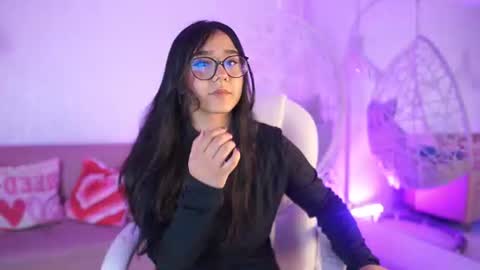 Snapshot of violetjonesx chatting on June 2026 11:44:01 AM violetjonesx online show from June 2026 11:44:01 AM