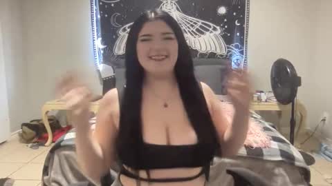 Snapshot of violetkittyy chatting on October 2025 04:18:01 PM Violet Kitty online show from October 2025 04:18:01 PM