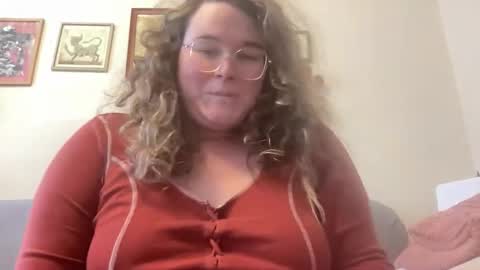 Snapshot of violetlyhappy chatting on April 2026 04:31:02 PM violetlyhappy online show from April 2026 04:31:02 PM