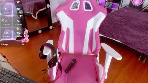   online show from September 2025 09:26:02 PM