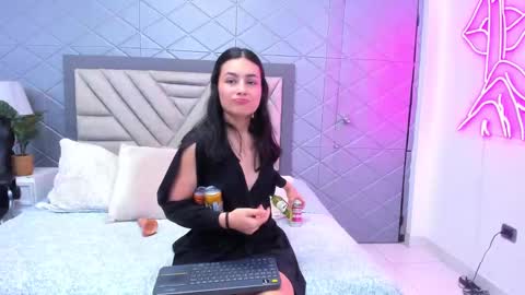 Violet Rousse online show from March 2025 11:25:01 PM