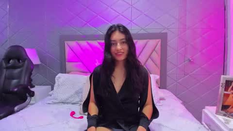 Violet Rousse online show from September 2025 02:18:02 PM