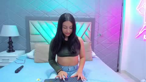 Violet Rousse online show from September 2025 04:54:01 PM