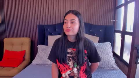 Violet Rousse online show from November 2025 03:23:01 PM