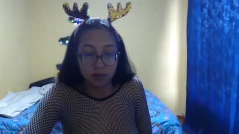 Snapshot of violetsexhot999 chatting on December 2024 12:27:02 PM Violet777 online show from December 2024 12:27:02 PM