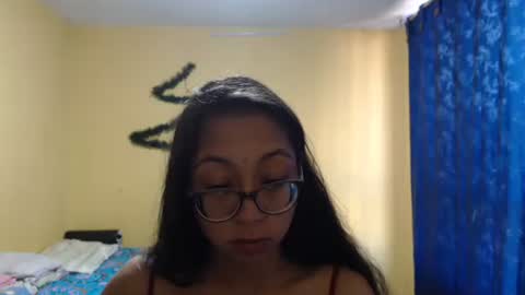 Snapshot of violetsexhot999 chatting on December 2024 01:05:02 PM Violet777 online show from December 2024 01:05:02 PM