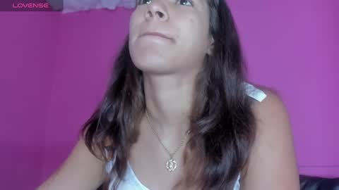 Snapshot of violett_24_ chatting on February 2025 12:37:01 PM violett_24_ online show from February 2025 12:37:01 PM