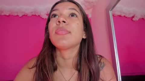 Snapshot of violett_24_ chatting on March 2025 12:30:02 PM violett_24_ online show from March 2025 12:30:02 PM