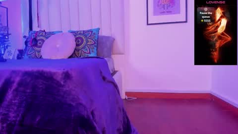 Violett  online show from October 2025 12:50:01 PM