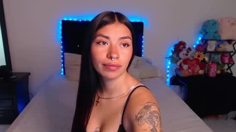 Snapshot of violett_flowers chatting on January 2025 07:07:01 PM violeta online show from January 2025 07:07:01 PM