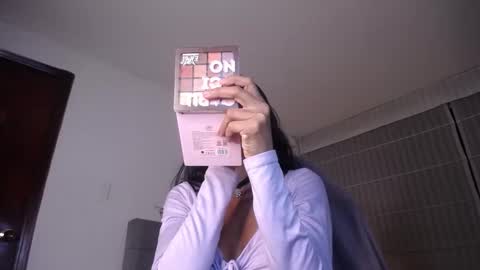 violett_queen122 online show from October 2025 02:19:02 AM