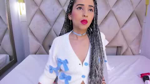 Violett  online show from November 2025 08:41:02 PM