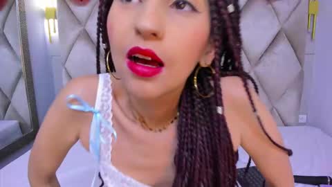 Violett  online show from February 2026 08:27:01 PM