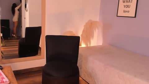 Snapshot of violetta_bold chatting on February 2025 02:44:02 PM violetta_bold online show from February 2025 02:44:02 PM