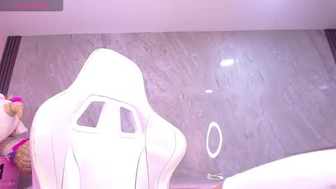 Snapshot of violetta_jhonson_v chatting on October 2025 03:48:01 AM Violetta online show from October 2025 03:48:01 AM