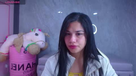 Snapshot of violetta_jhonson_v chatting on November 2025 03:06:02 AM Violetta online show from November 2025 03:06:02 AM