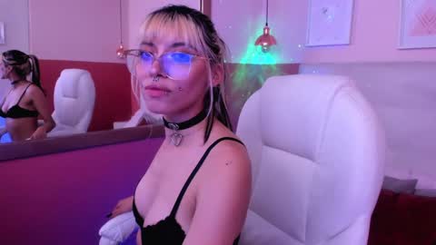 Violetta nur online show from January 2025 01:11:01 PM